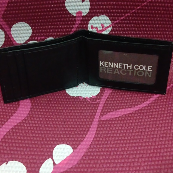 Kenneth  Cole - Picture 2 of 3